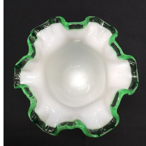 Vintage Discontinued Fenton Emerald Crest 6in Double Crimped Vase - Picture 5 of 10